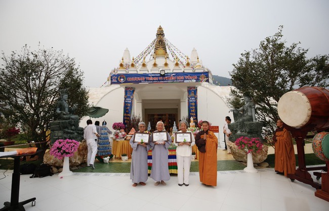 'Kora Stupa' - 108 vòng vi nhiễu Đại Bảo tháp Mandala Tây Thiên - Ảnh 4.