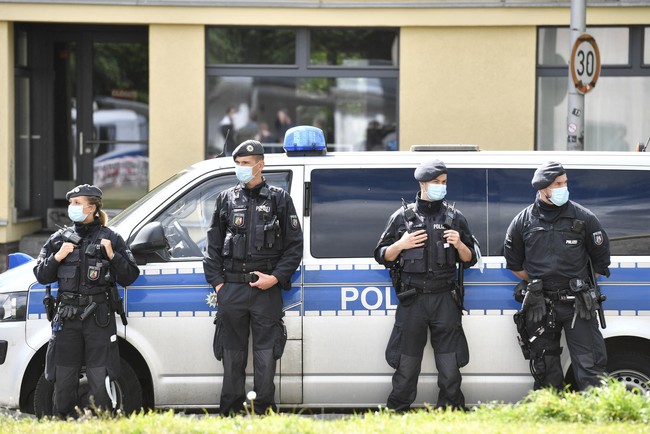 Cảnh sát Đức triệt phá mạng lưới tin tặc quốc tế - Ảnh 1.
