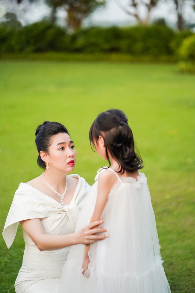 Hoàng Oanh chia sẻ về vai trò “làm mẹ” đặc biệt  - Ảnh 6.