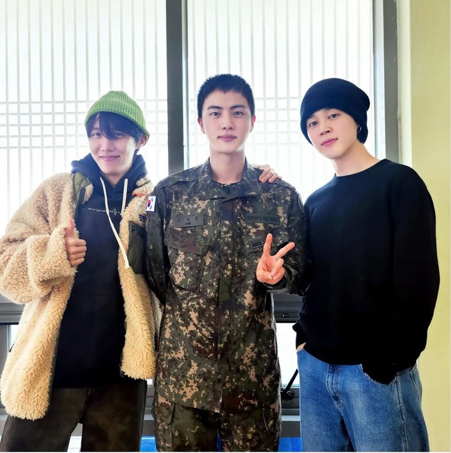 BTS: Jimin và J-Hope chia sẻ Jin  thực sự như thế nào khi ở trong quân đội - Ảnh 3.
