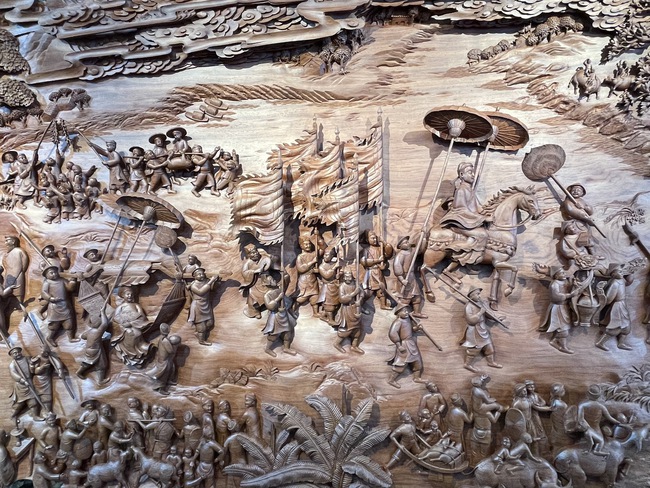 Nghệ nhân tranh gỗ kể về quá trình thực hiện tác phẩm kỷ lục Việt Nam - Ảnh 2.