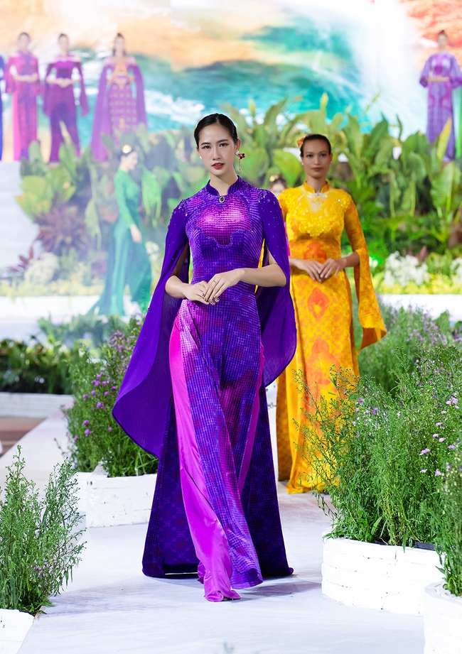 NTK Đỗ Trịnh Hoài Nam và 300 nhân công tạo nên BST áo dài dát vàng 'Suối nguồn' - Ảnh 6.