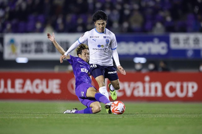 Công Phượng lần đầu được đăng ký thi đấu nhưng bất lực nhìn Yokohama thua trận tại J.League Cup - Ảnh 2.
