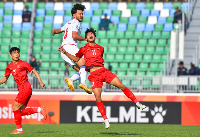 Phóng viên Trung Quốc: ‘Lứa U20 này mở ra hi vọng dự World Cup cho bóng đá Việt Nam’ - Ảnh 2.