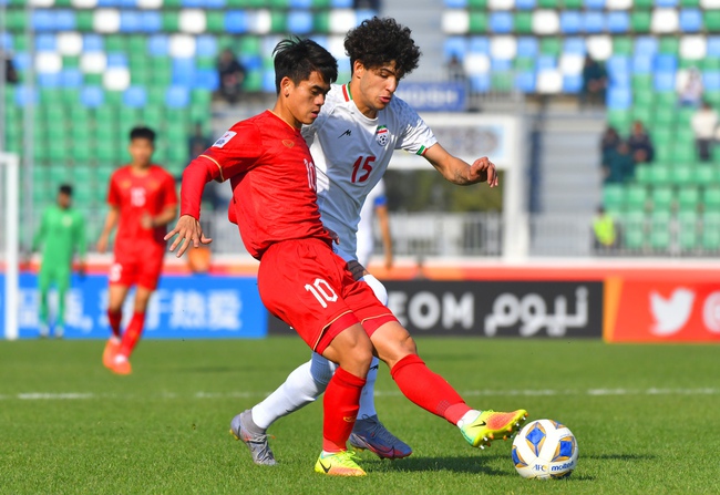 Tin nóng bóng đá sáng 8/3: Phản ứng của giới chủ Qatar với MU sau khi thua Liverpool 0-7, U20 Iran tiếc nuối cho U20 Việt Nam - Ảnh 3.