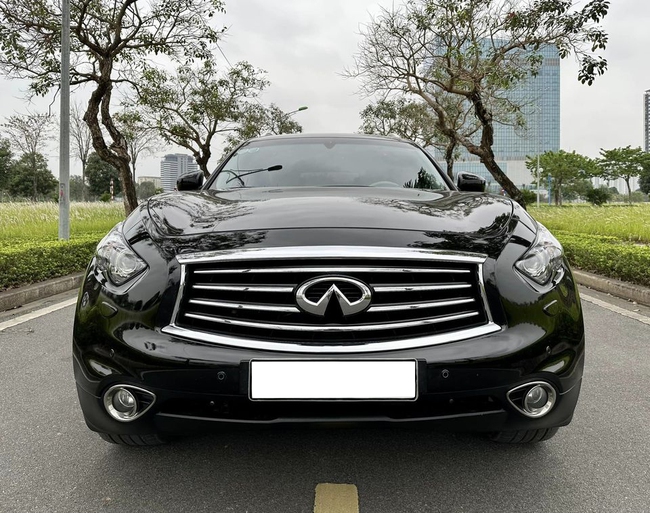 Hàng hiếm Infiniti QX70 lên sàn xe cũ, người bán chia sẻ: ‘Bán rẻ gấp 4 lần giá mua mới dù mỗi năm chỉ chạy 11.000km’ - Ảnh 2.