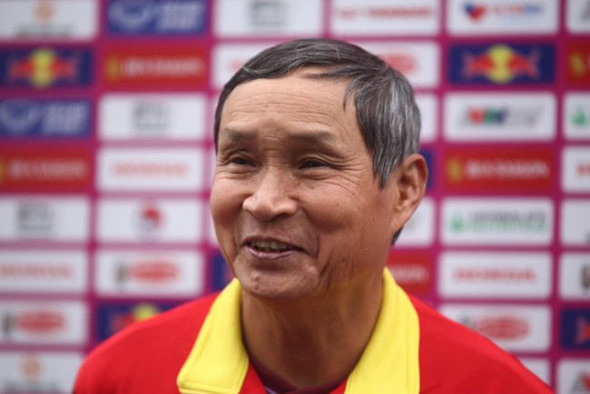 Bóng đá Việt Nam ngày 1/4: HLV Philippe Troussier dự khán trận đấu ở Cúp QG - Ảnh 4.