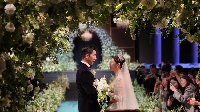 Bị đồn 'cưới chạy bầu', vợ chồng Lee Seung Gi nói gì? - Ảnh 3.