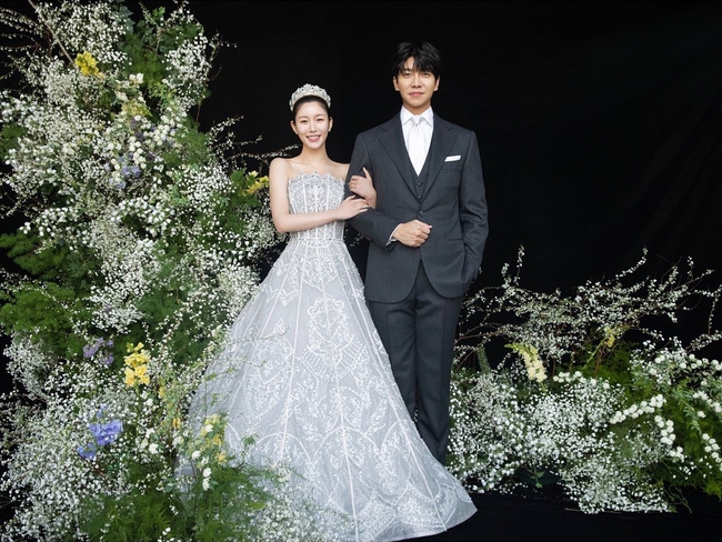 Bị đồn 'cưới chạy bầu', vợ chồng Lee Seung Gi nói gì? - Ảnh 2.