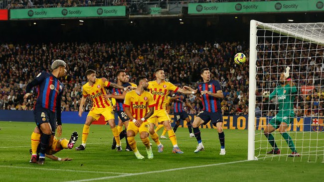 Hàng công vô duyên, Barcelona chấp nhận chia điểm với Girona - Ảnh 4.