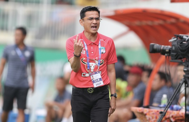 HLV Kiatisuk lên tiếng về vụ Quang Hải và Thai League, nhắc đến “ưu đãi” đặc biệt ở Thái Lan - Ảnh 3.