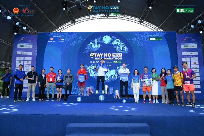 Giải chạy Tay Ho Half Marathon 2023
