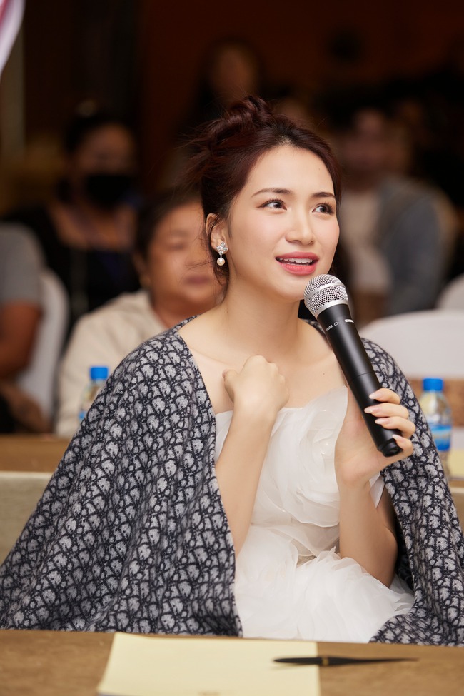 Hòa Minzy hát live 'Thị Mầu' cực hay, tự nhận bản thân 'làm lố' ở sự kiện  - Ảnh 5.