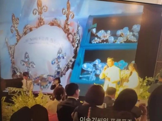 Lee Seung Gi - Lee Da In bị chê cười đủ đường vì phát quảng cáo của thương hiệu tài trợ trong đám cưới rình rang: Người trong cuộc nói gì? - Ảnh 3.