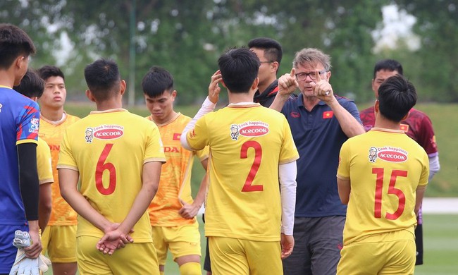 Bóng đá Việt Nam ngày 16/4: U22 Việt Nam hội quân - Ảnh 1.