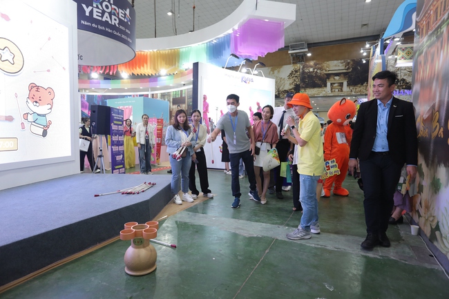 Tổng cục Du lịch Hàn Quốc tại Việt Nam tham dự 'Triển lãm Du lịch Quốc tế VITM 2023' với nhiều hoạt động thú vị - Ảnh 2.