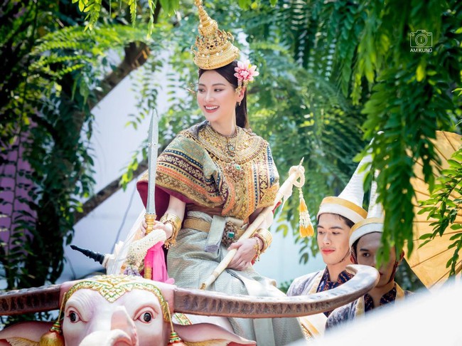 Dàn mỹ nhân Thái hóa Nữ thần Songkran năm nay: Yaya và ngọc nữ lừa đảo 1.600 tỷ quá đẹp nhưng có đọ lại Baifern Pimchanok?  - Ảnh 4.