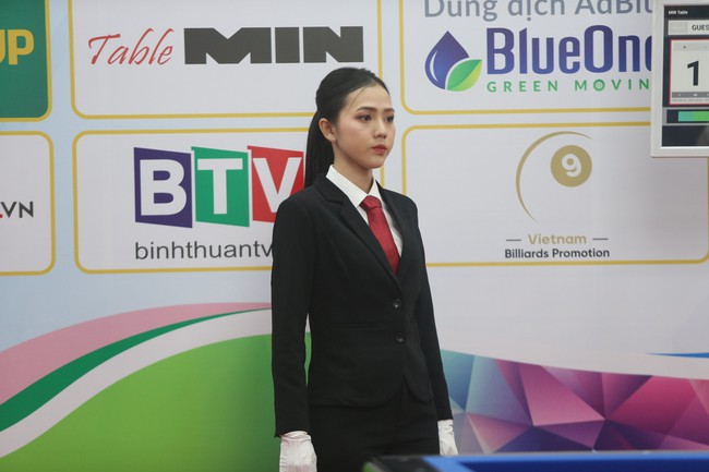 Nữ trọng tài billiards giải Bình Thuận gây sốt với nhan sắc vạn người mê - Ảnh 3.
