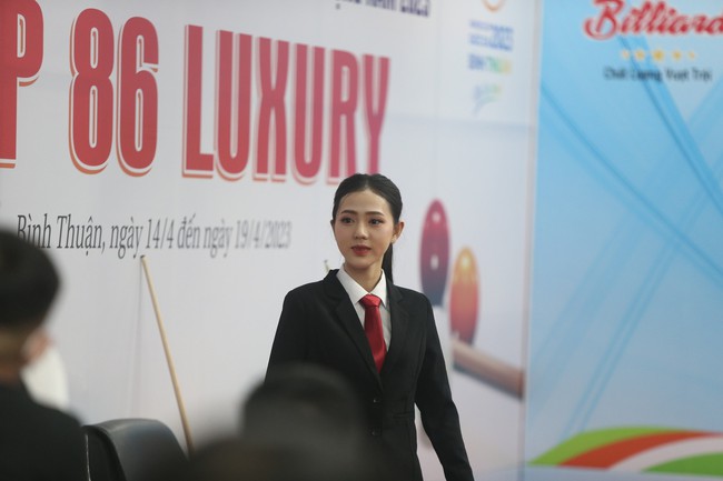 Nữ trọng tài billiards giải Bình Thuận gây sốt với nhan sắc vạn người mê - Ảnh 5.