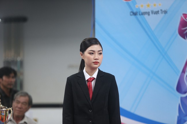 Nữ trọng tài billiards giải Bình Thuận gây sốt với nhan sắc vạn người mê - Ảnh 6.