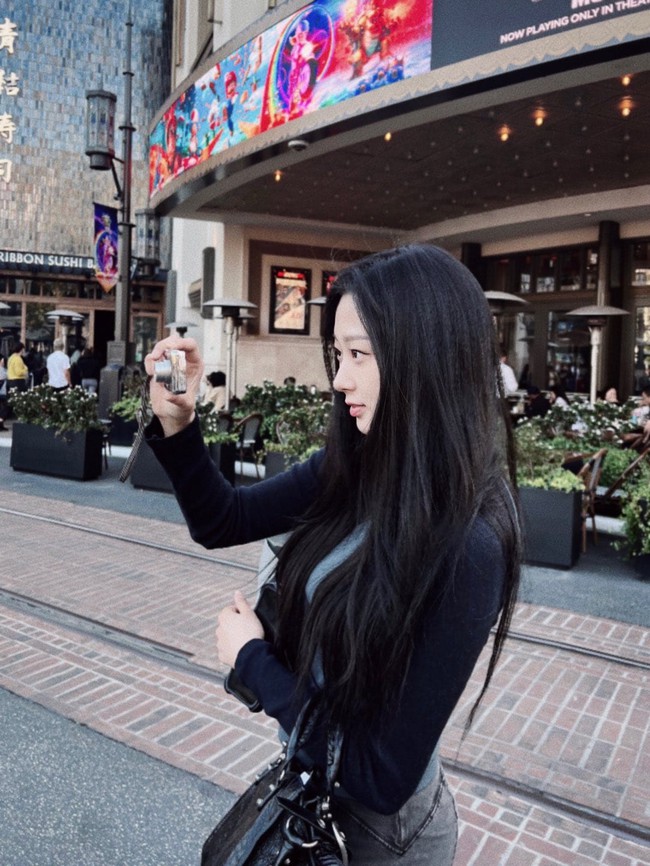 Chiếc máy ảnh mini giá không quá 2 triệu khiến sao Hàn mê mệt: kích thước nhỏ gọn trong lòng bàn tay, cho ra màu ảnh cực 'nghệ' - Ảnh 3.