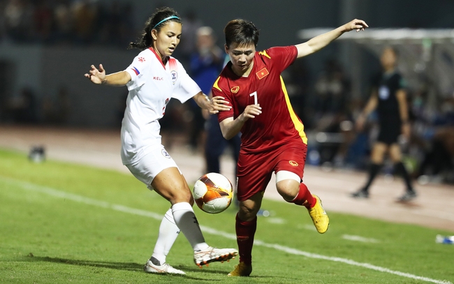 Tuyển nữ Việt Nam trước SEA Games 32: Nỗi lo hàng thủ và bàn đạp hướng đến World Cup - Ảnh 1.