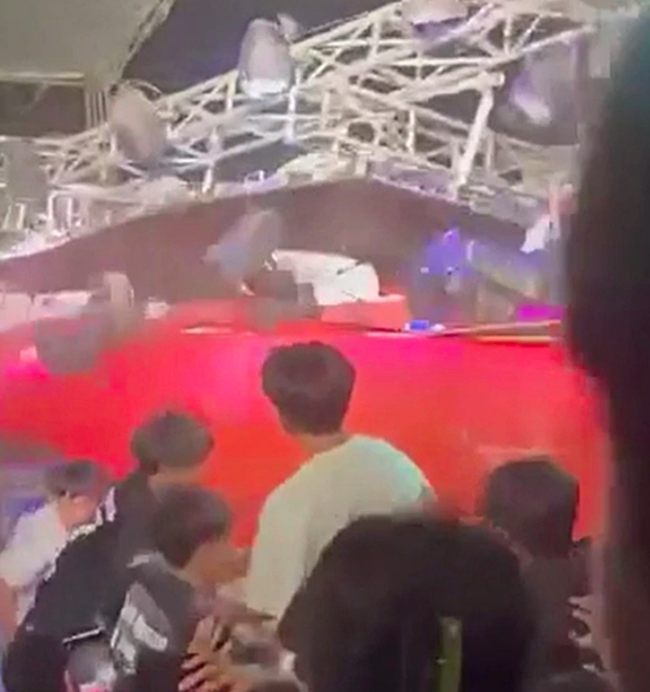 Phía TiTi (HKT) lên tiếng về sự cố màn hình LED đổ sập, đè trúng người khi đang diễn trên sân khấu - Ảnh 4.