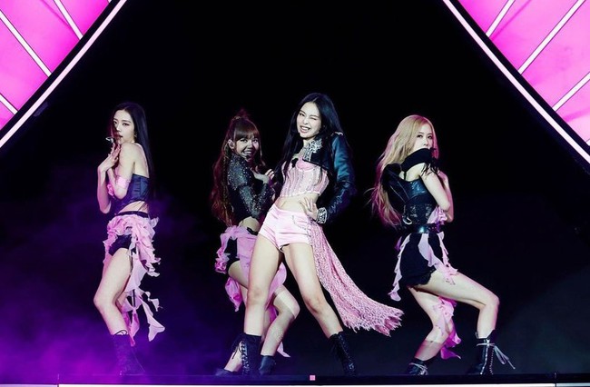 BLACKPINK chi tới hơn 2 tỷ tiền trang phục cho 1 đêm Coachella 2023, tuần 1 đã ''cháy'' thế này sang tuần 2 còn bùng nổ cỡ nào nữa đây? - Ảnh 1.