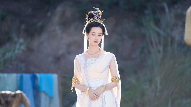 “Ác nữ” đẹp nhất màn ảnh xứ Trung hiện tại: “Đè bẹp” nhan sắc Bạch Lộc, giành giải Hoa khôi toàn quốc nhờ 1 tấm ảnh thẻ căn cước - Ảnh 3.