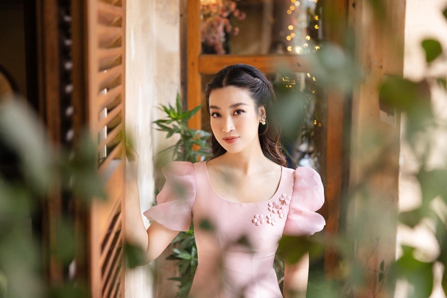 Hoa hậu Việt Nam được khen ra dáng ‘phu nhân hào môn’: Có bất động sản hoành tráng, lên chức ‘bà chủ’ từ khi chưa lập gia đình - Ảnh 4.