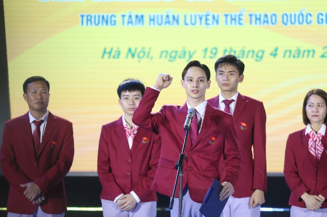 Đinh Phương Thành, Thúy Vi cùng dàn VĐV Việt Nam  - Ảnh 2.