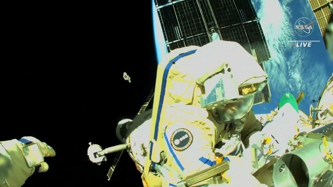 Các nhà du hành vũ trụ Nga thực hiện chuyến đi bộ ngoài không gian đầu tiên trong năm 2023 - Ảnh 1.