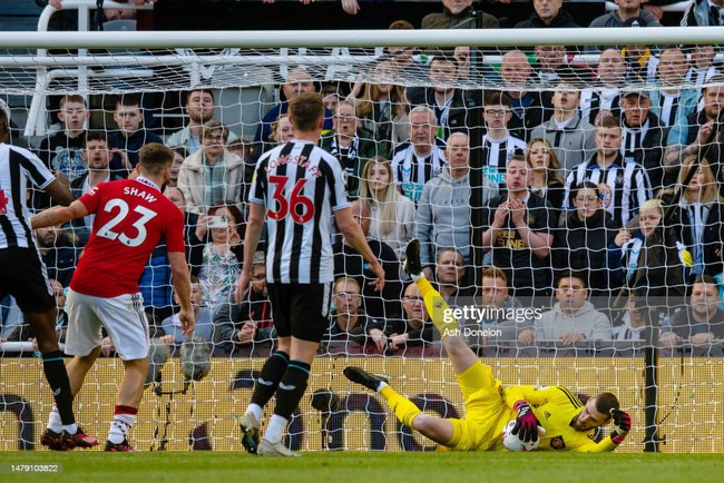Sụp đổ dưới chân Newcastle, Man United đối mặt tai hoạ lớn nhất mùa giải - Ảnh 1.