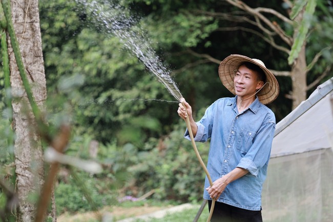 Cuộc sống giản dị đáng mơ ước của NSƯT Việt Hoàn ở nhà vườn ngoại ô - Ảnh 3.