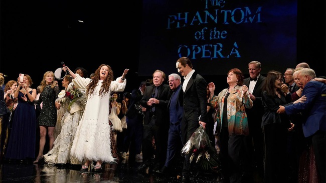 (Bài đăng Chủ nhật) 'Bóng ma trong nhà hát' hạ màn ở sân khấu Broadway sau 35 năm - Ảnh 2.