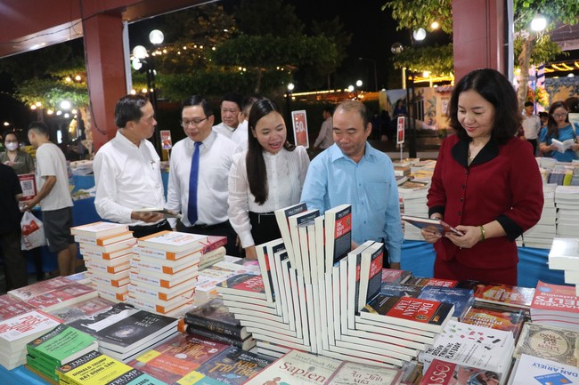 Ngày Sách và Văn hoá đọc Việt Nam: Lan tỏa để phát triển văn hóa đọc một cách bền vững - Ảnh 2.