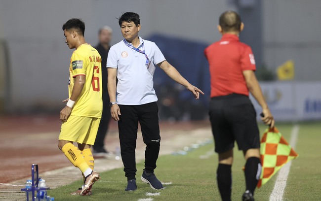 Chơi đẹp đúng lúc, HLV gây tranh cãi nhất V.League 'giúp sức' cho U22 Việt Nam trước thềm SEA Games - Ảnh 1.