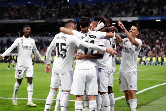 Real Madrid: Nín thở vượt dãy Pyrenees - Ảnh 1.
