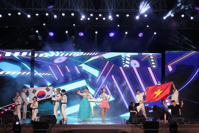 Khai mạc lễ hội Con đường văn hoá Hàn Quốc 2023 - Ảnh 1.