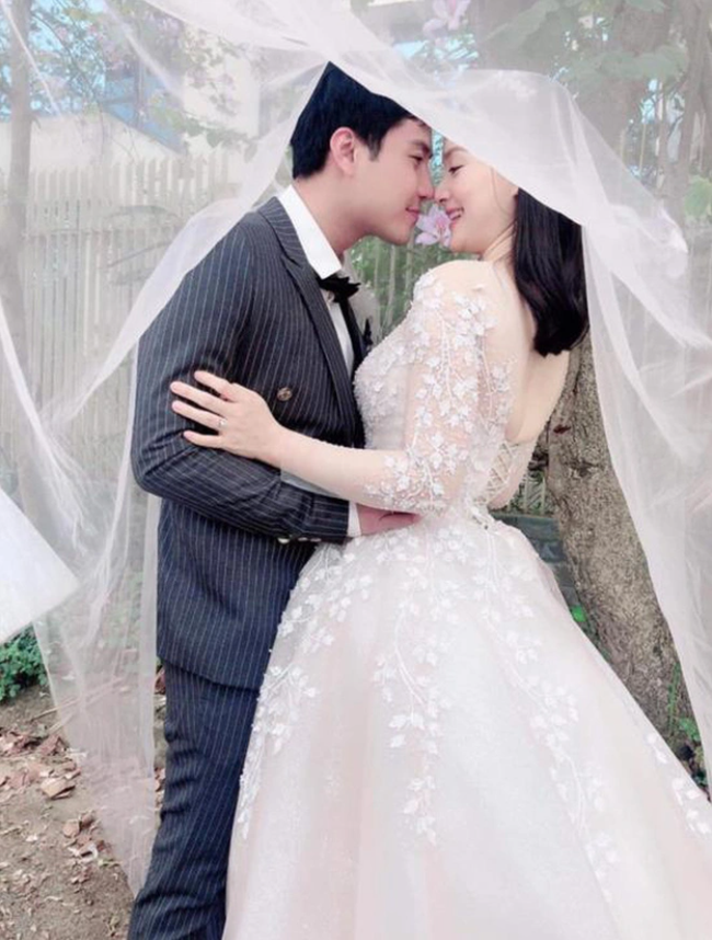 Ngắm ảnh cưới lung linh của những cặp đôi trên phim Việt - Ảnh 25.