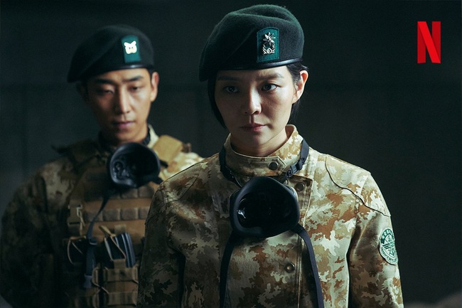 Song Seung Heon đầy thần thái tài phiệt, Kim Woo Bin và Esom quá 'chiến' trong phim mới - Ảnh 7.