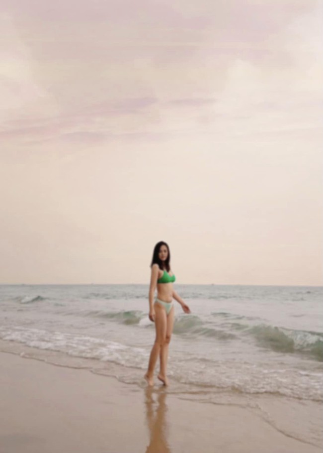 Thu Quỳnh khoe dáng trong loạt ảnh bikini, để lộ hình xăm lớn - Ảnh 4.