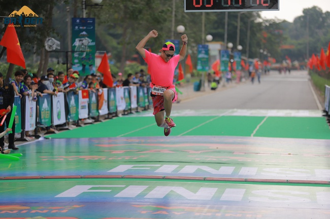 Ngắm các runner nhí đáng yêu trên đường chạy Baden Mountain Marathon 2023 - Ảnh 8.