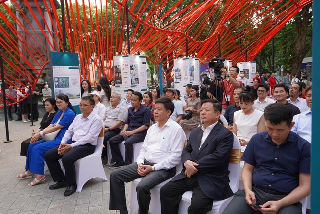 Tuần lễ triển lãm kiến trúc Việt Nam 2023: Nổi bật giải pháp chống nóng - chống thấm ‘2 trong 1’ giảm thiểu tác động xấu tới môi trường  - Ảnh 2.