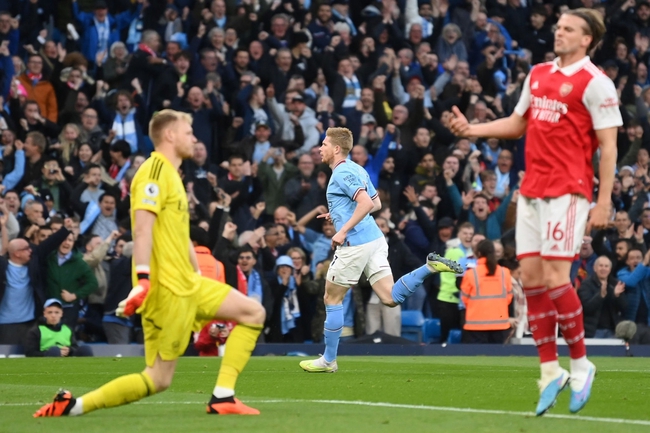 Song sát Haaland - De Bruyne tỏa sáng rực rỡ, Man City vùi dập Arsenal, chạm một tay vào chức vô địch Ngoại hạng Anh - Ảnh 2.