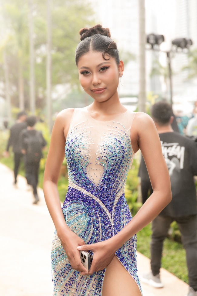 Miss Universe Thailand nổi bần bật, Lâm Khánh Chi visual khác lạ cùng dàn mỹ nhân chuyển giới đổ bộ thảm đỏ  - Ảnh 11.
