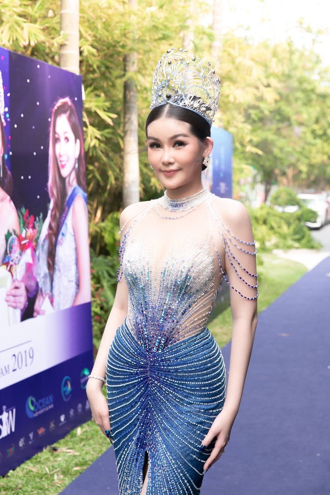 Miss Universe Thailand nổi bần bật, Lâm Khánh Chi visual khác lạ cùng dàn mỹ nhân chuyển giới đổ bộ thảm đỏ  - Ảnh 9.