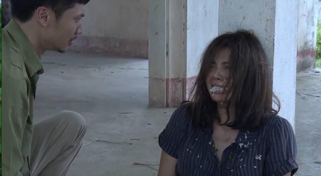 Hai cảnh quay đầy đau thương khi bị cưỡng bức của Thanh Hương trên màn ảnh khiến khán giả xót xa - Ảnh 7.