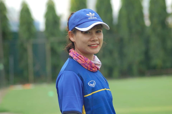Sau những thành công rực rỡ trong sự nghiệp cầu thủ, Văn Thị Thanh quyết định giải nghệ năm 2011 và chuyển sang làm công tác huấn luyện. Cô là HLV đội bóng đá nữ Phong Phú Hà Nam