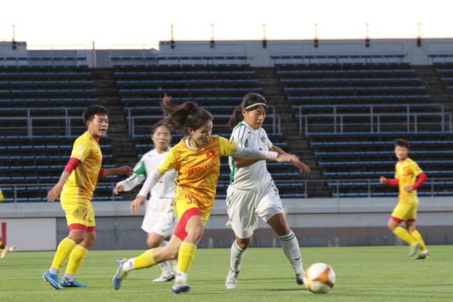 Thanh Nhã đi bóng xé gió khiến đối thủ choáng váng, ĐT nữ Việt Nam nhận kết quả bất ngờ tại Nhật Bản - Ảnh 2.
